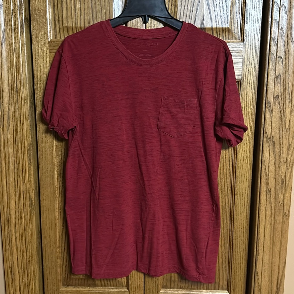 Aeropostale Men’s Red T-Shirt - Medium